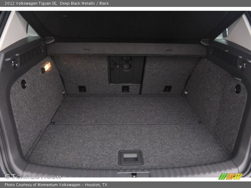 Deep Black Metallic / Black 2012 Volkswagen Tiguan SE