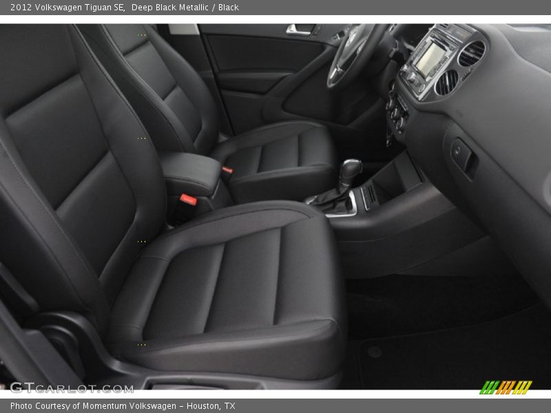 Deep Black Metallic / Black 2012 Volkswagen Tiguan SE