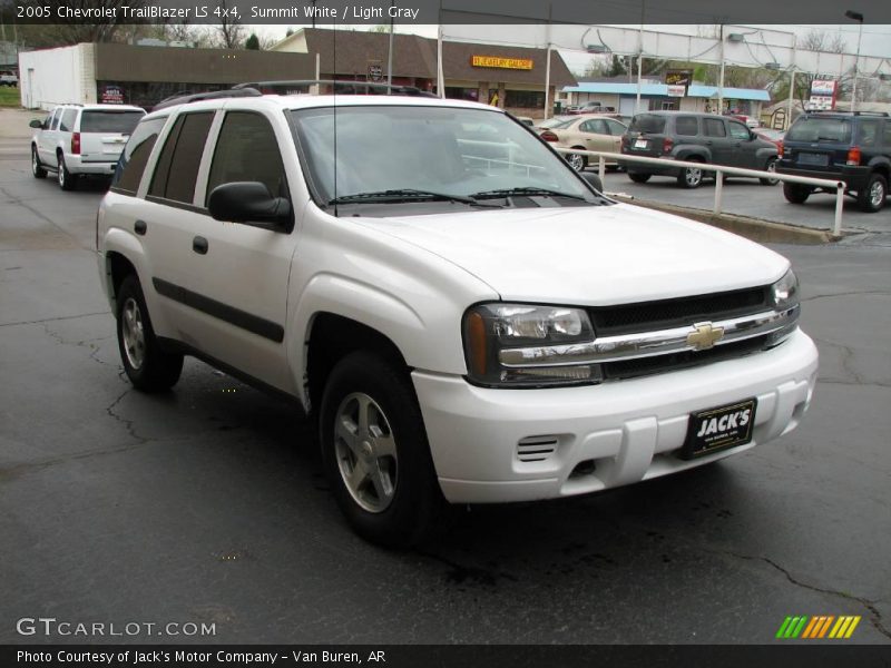 Summit White / Light Gray 2005 Chevrolet TrailBlazer LS 4x4