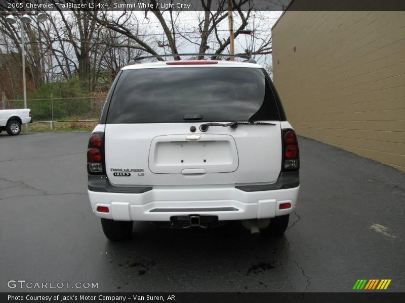 Summit White / Light Gray 2005 Chevrolet TrailBlazer LS 4x4