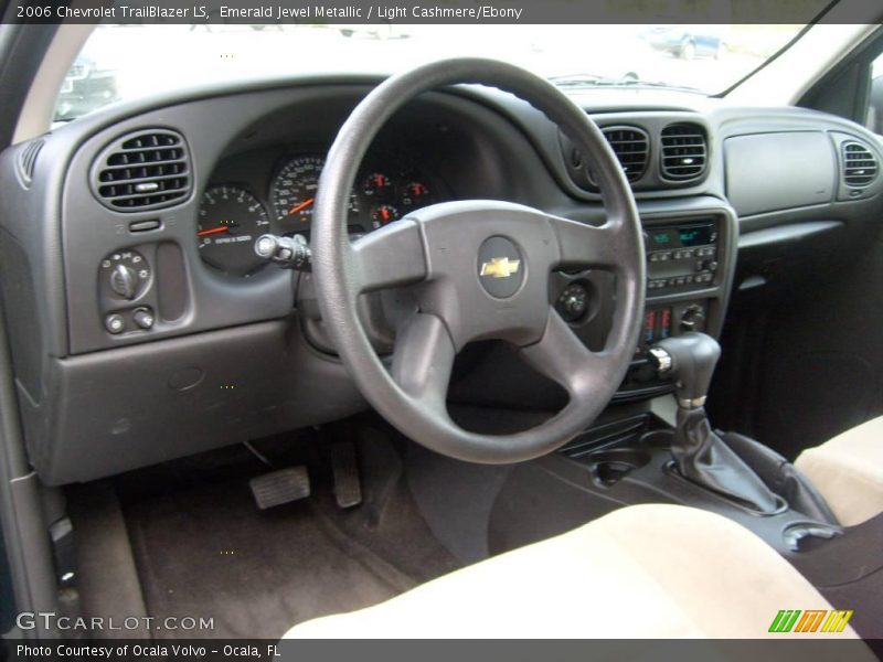 Emerald Jewel Metallic / Light Cashmere/Ebony 2006 Chevrolet TrailBlazer LS