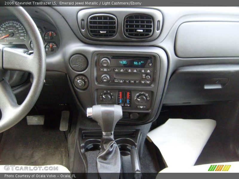 Emerald Jewel Metallic / Light Cashmere/Ebony 2006 Chevrolet TrailBlazer LS