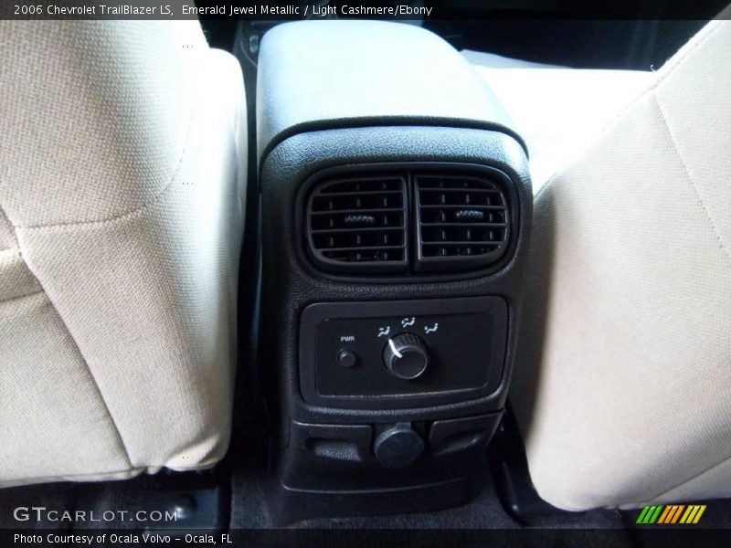 Emerald Jewel Metallic / Light Cashmere/Ebony 2006 Chevrolet TrailBlazer LS