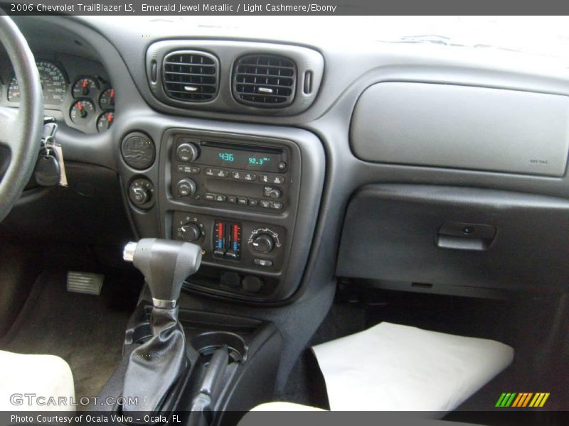 Emerald Jewel Metallic / Light Cashmere/Ebony 2006 Chevrolet TrailBlazer LS