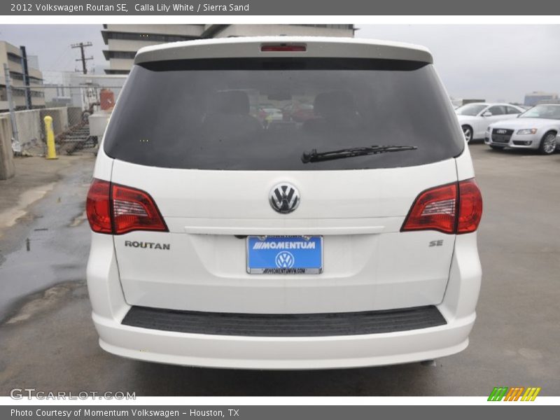Calla Lily White / Sierra Sand 2012 Volkswagen Routan SE