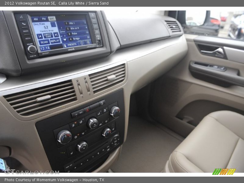 Calla Lily White / Sierra Sand 2012 Volkswagen Routan SE