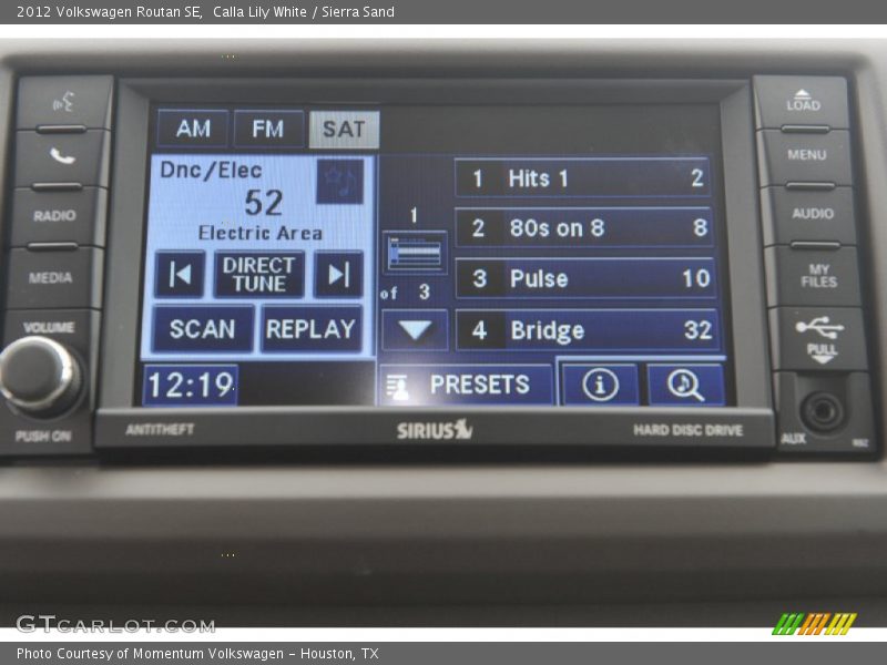 Calla Lily White / Sierra Sand 2012 Volkswagen Routan SE