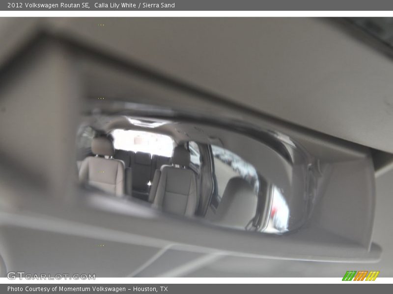 Calla Lily White / Sierra Sand 2012 Volkswagen Routan SE