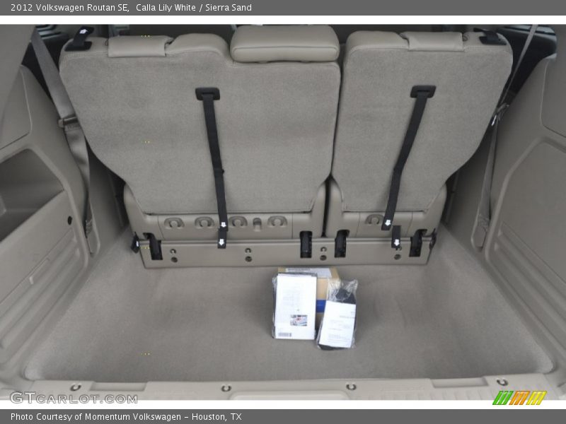 Calla Lily White / Sierra Sand 2012 Volkswagen Routan SE