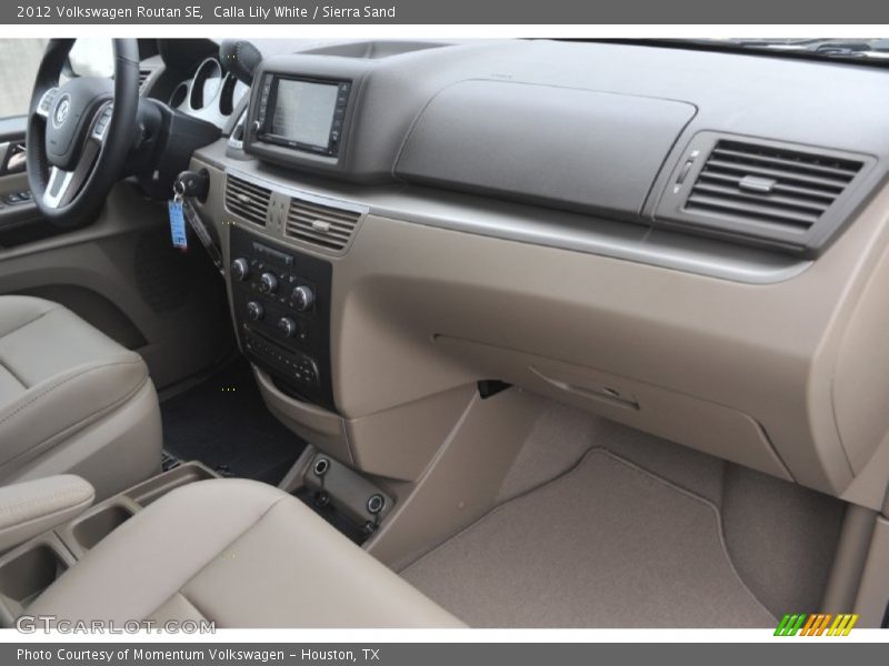 Calla Lily White / Sierra Sand 2012 Volkswagen Routan SE