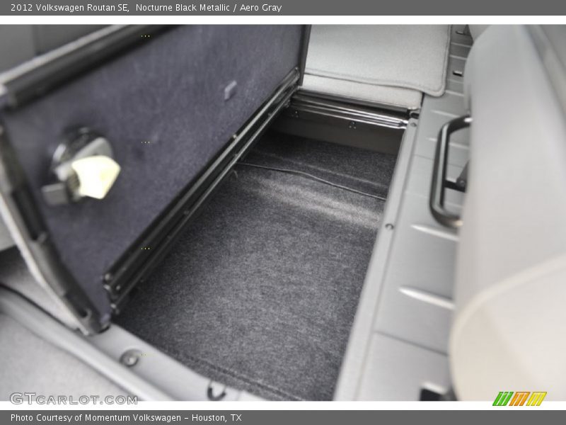 Nocturne Black Metallic / Aero Gray 2012 Volkswagen Routan SE