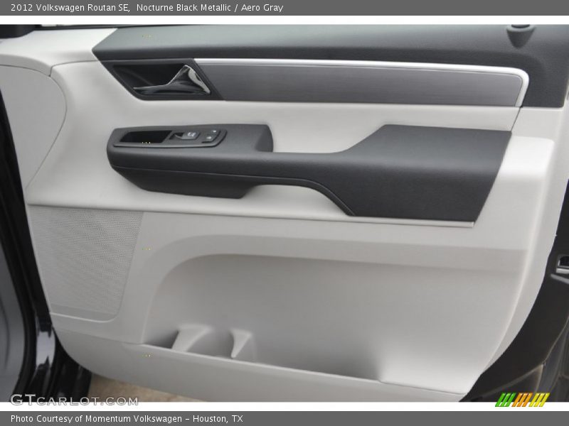 Nocturne Black Metallic / Aero Gray 2012 Volkswagen Routan SE
