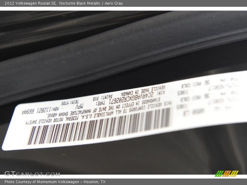 Nocturne Black Metallic / Aero Gray 2012 Volkswagen Routan SE