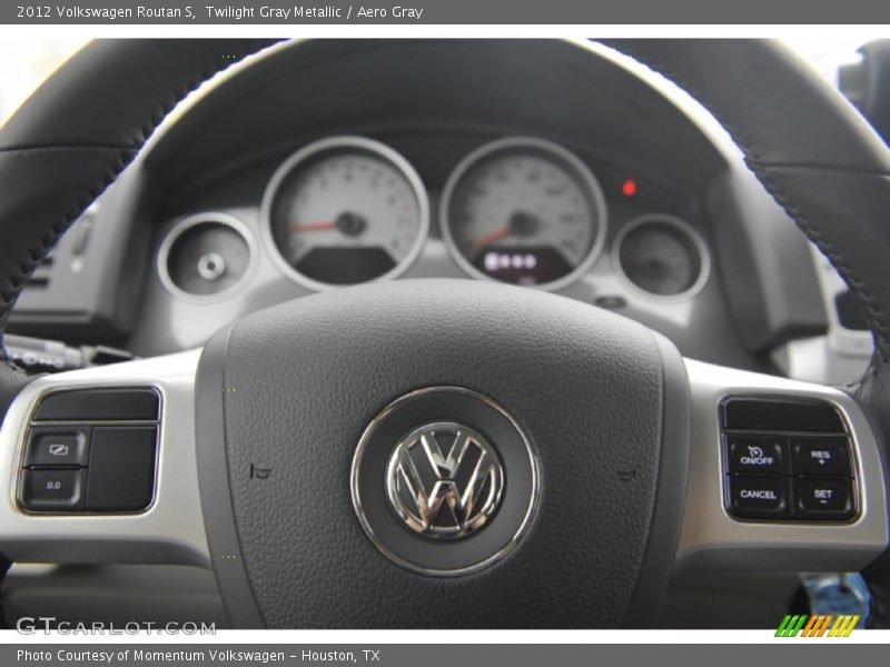 Twilight Gray Metallic / Aero Gray 2012 Volkswagen Routan S