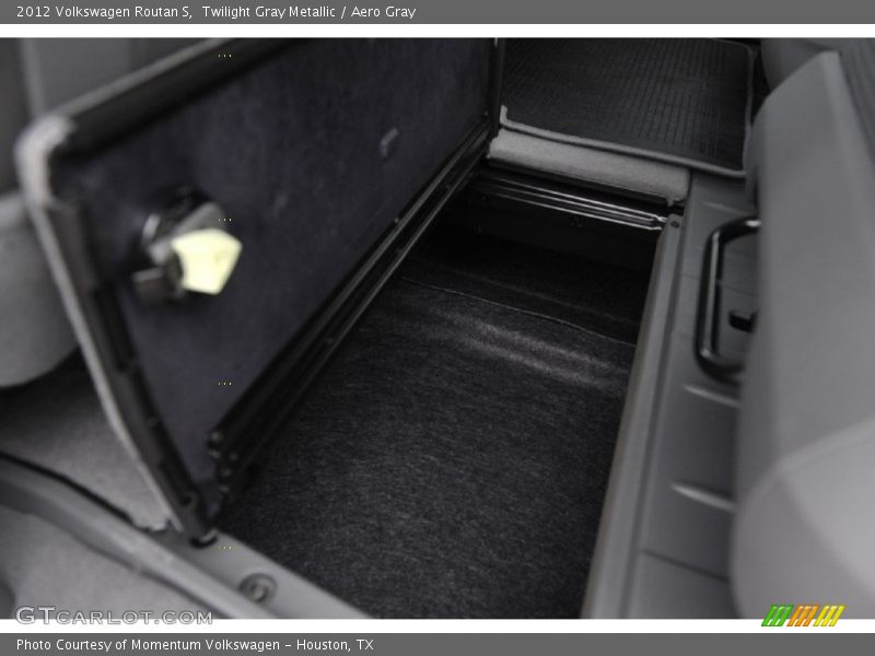 Twilight Gray Metallic / Aero Gray 2012 Volkswagen Routan S