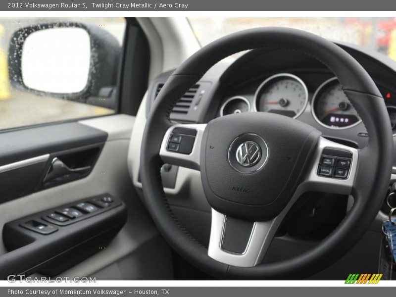 Twilight Gray Metallic / Aero Gray 2012 Volkswagen Routan S