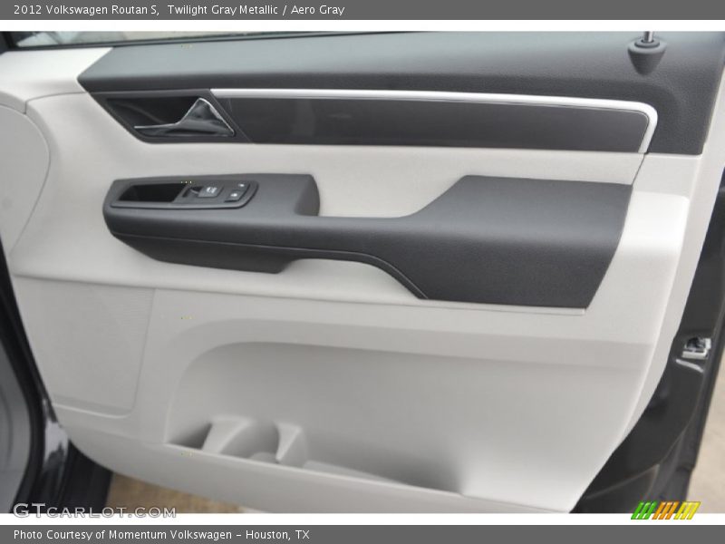 Twilight Gray Metallic / Aero Gray 2012 Volkswagen Routan S
