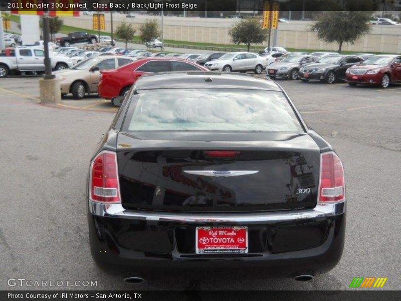 Gloss Black / Black/Light Frost Beige 2011 Chrysler 300 Limited