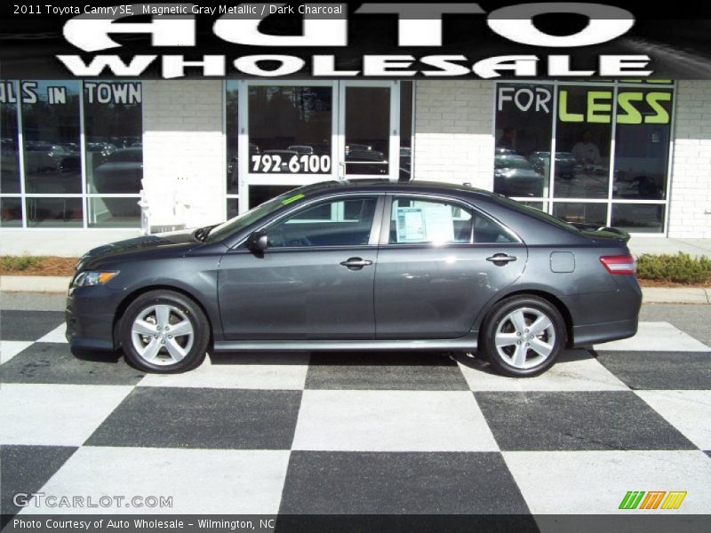 Magnetic Gray Metallic / Dark Charcoal 2011 Toyota Camry SE