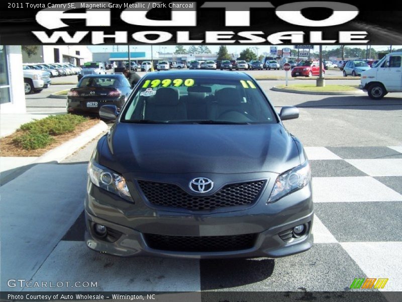 Magnetic Gray Metallic / Dark Charcoal 2011 Toyota Camry SE