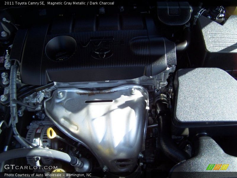 Magnetic Gray Metallic / Dark Charcoal 2011 Toyota Camry SE
