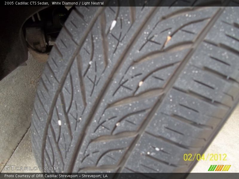 White Diamond / Light Neutral 2005 Cadillac CTS Sedan