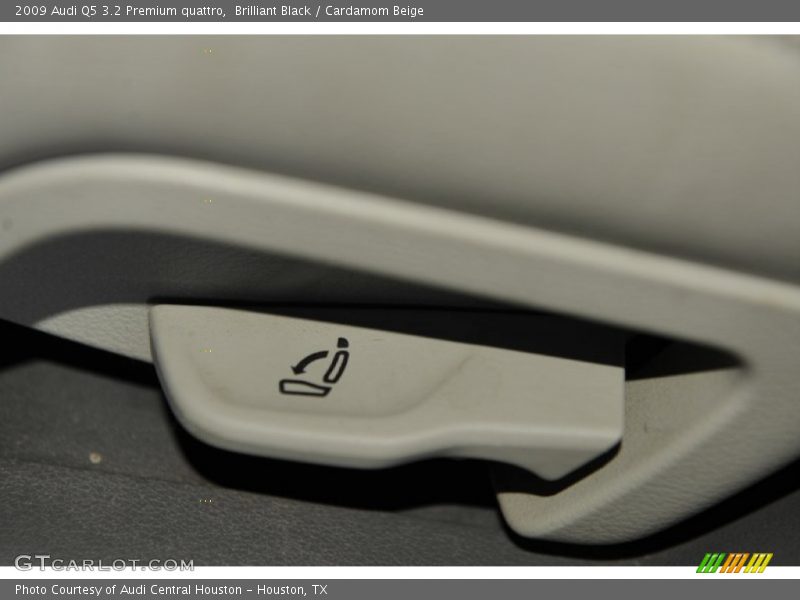 Brilliant Black / Cardamom Beige 2009 Audi Q5 3.2 Premium quattro