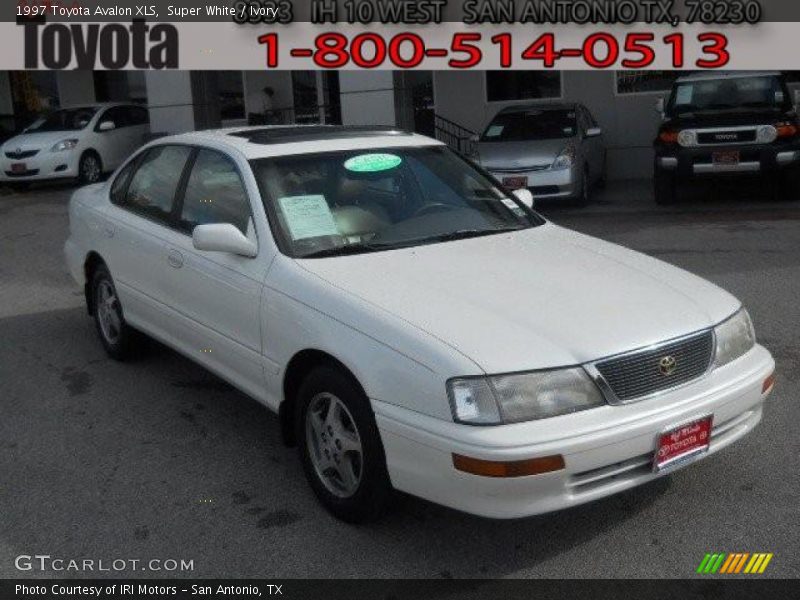 Super White / Ivory 1997 Toyota Avalon XLS