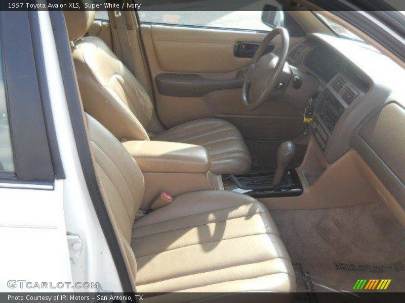 Super White / Ivory 1997 Toyota Avalon XLS
