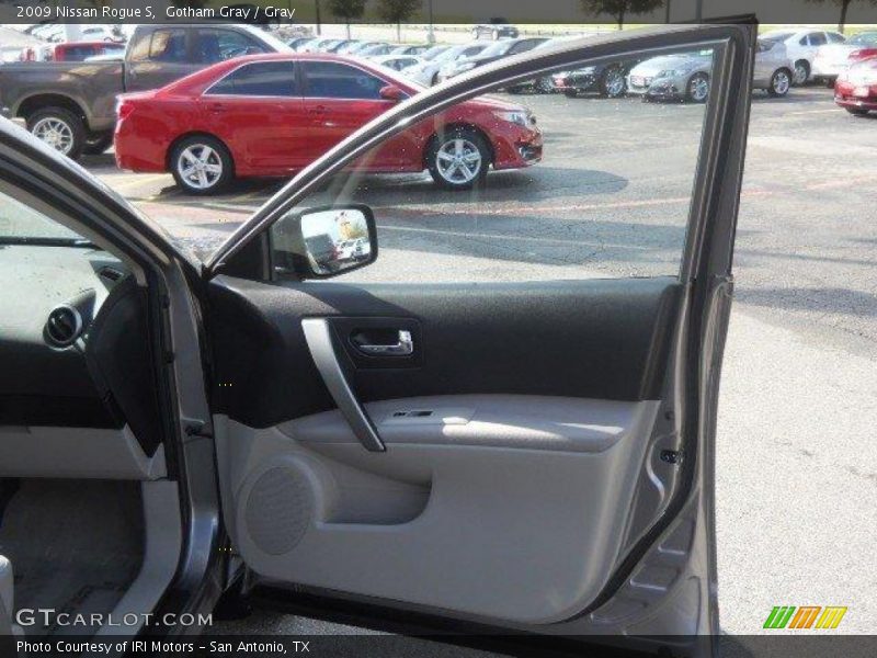 Gotham Gray / Gray 2009 Nissan Rogue S