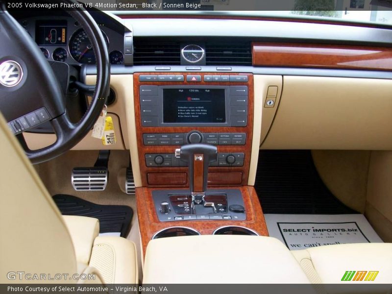 Black / Sonnen Beige 2005 Volkswagen Phaeton V8 4Motion Sedan