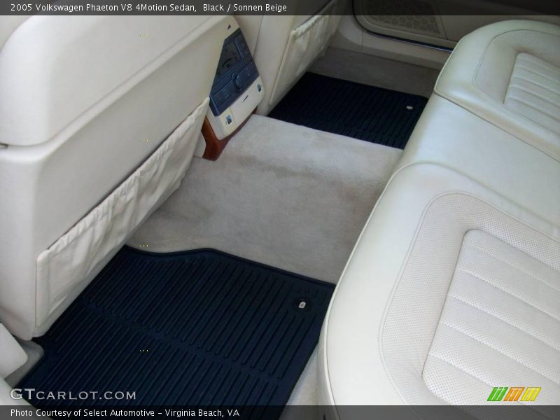 Black / Sonnen Beige 2005 Volkswagen Phaeton V8 4Motion Sedan
