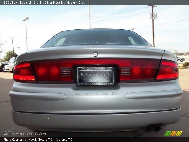Sterling Silver Metallic / Medium Gray 2001 Buick Regal LS