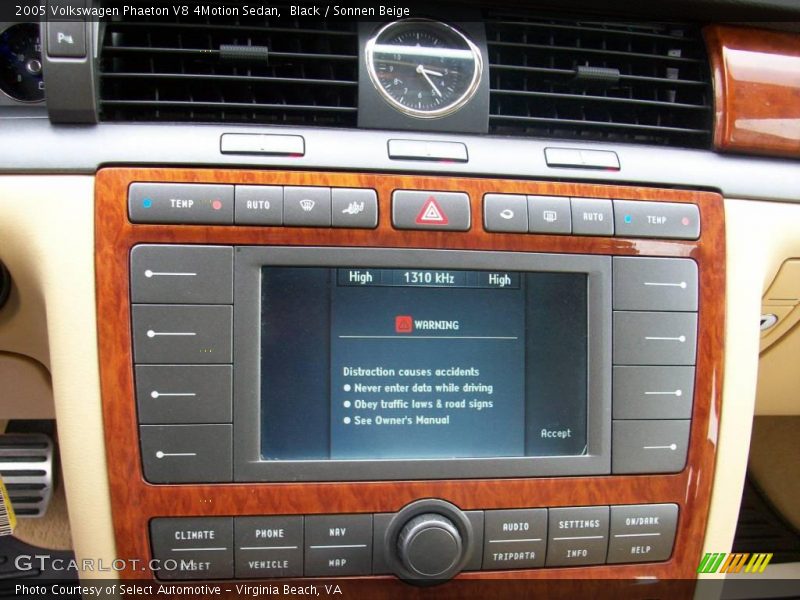 Black / Sonnen Beige 2005 Volkswagen Phaeton V8 4Motion Sedan