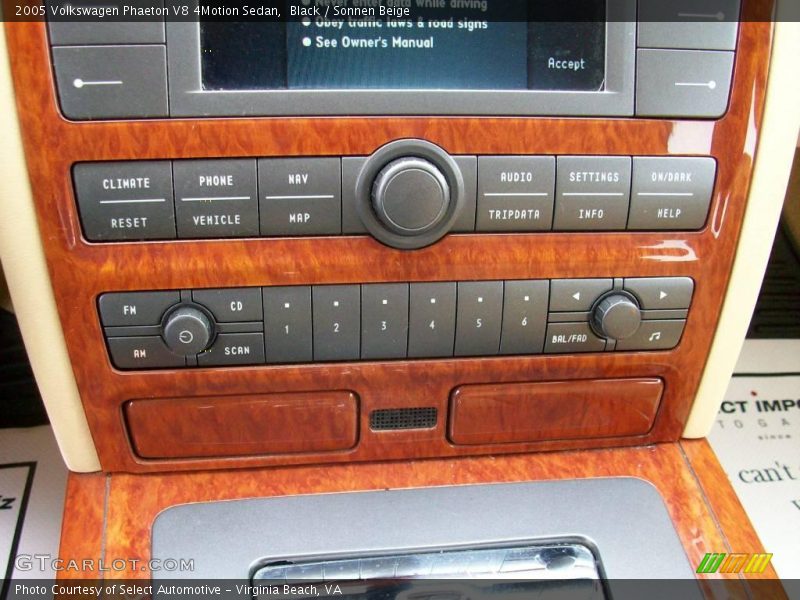 Black / Sonnen Beige 2005 Volkswagen Phaeton V8 4Motion Sedan