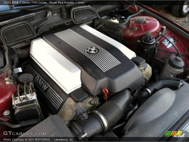  2000 7 Series 740i Sedan Engine - 4.4 Liter DOHC 32-Valve V8