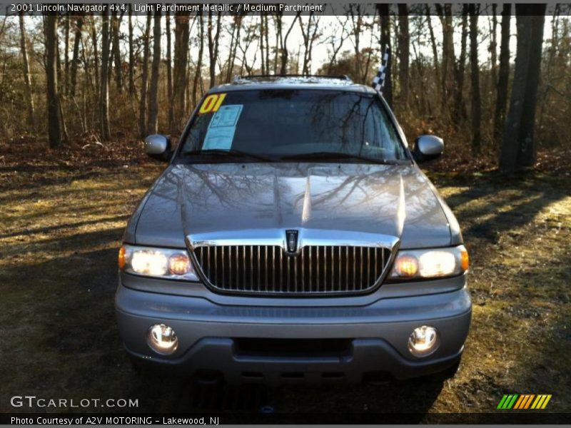 Light Parchment Metallic / Medium Parchment 2001 Lincoln Navigator 4x4