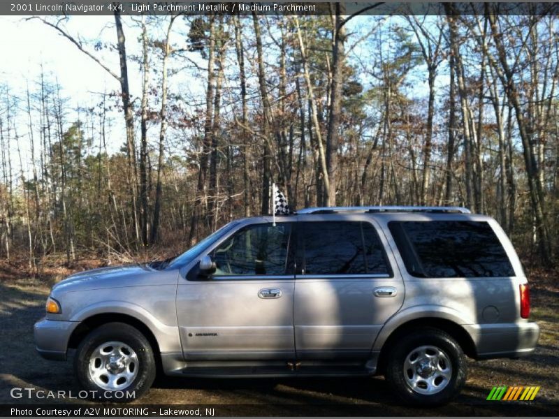 Light Parchment Metallic / Medium Parchment 2001 Lincoln Navigator 4x4