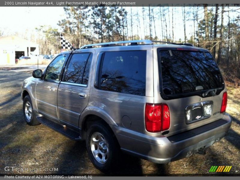 Light Parchment Metallic / Medium Parchment 2001 Lincoln Navigator 4x4