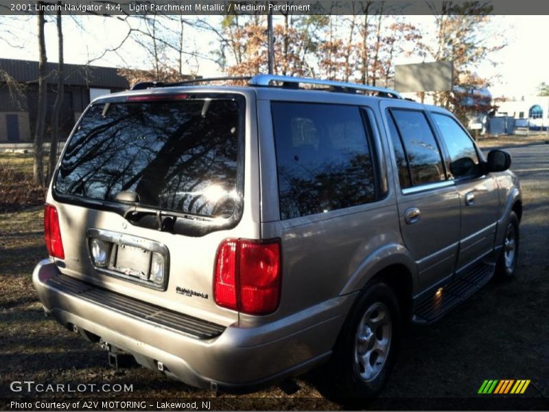 Light Parchment Metallic / Medium Parchment 2001 Lincoln Navigator 4x4