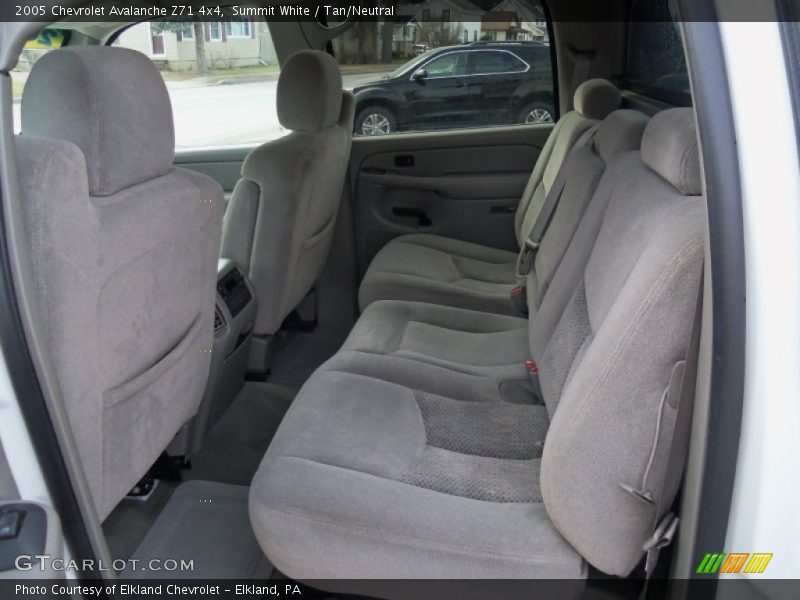 Summit White / Tan/Neutral 2005 Chevrolet Avalanche Z71 4x4