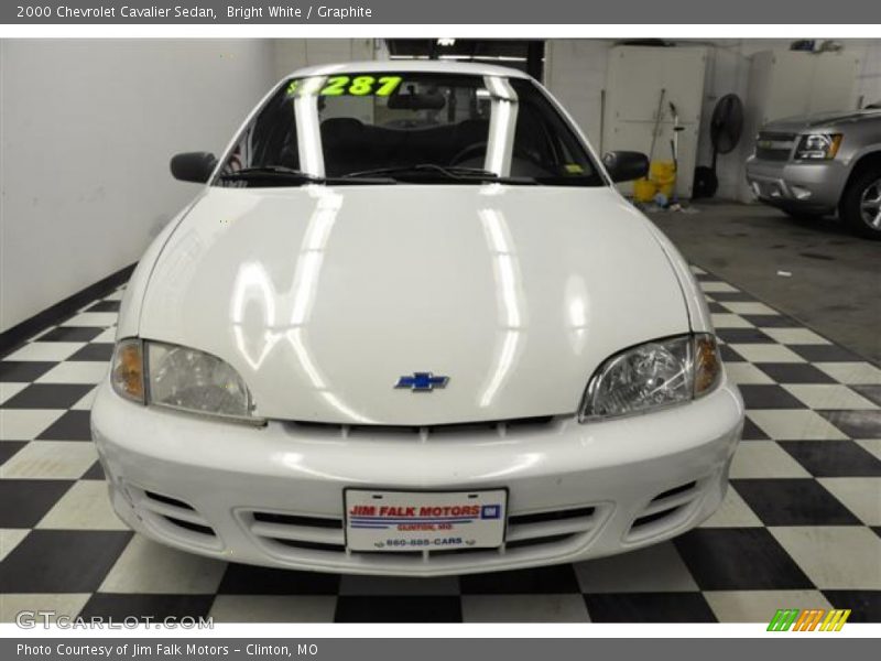 Bright White / Graphite 2000 Chevrolet Cavalier Sedan