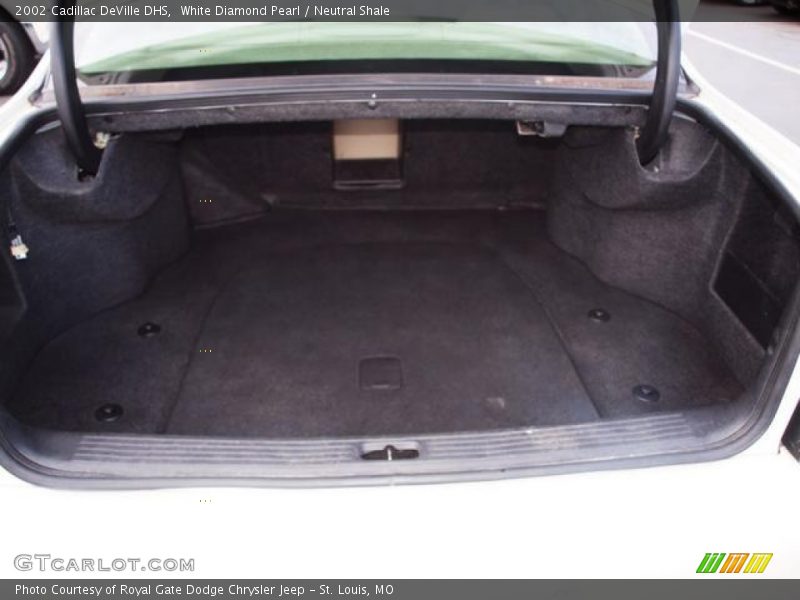 White Diamond Pearl / Neutral Shale 2002 Cadillac DeVille DHS