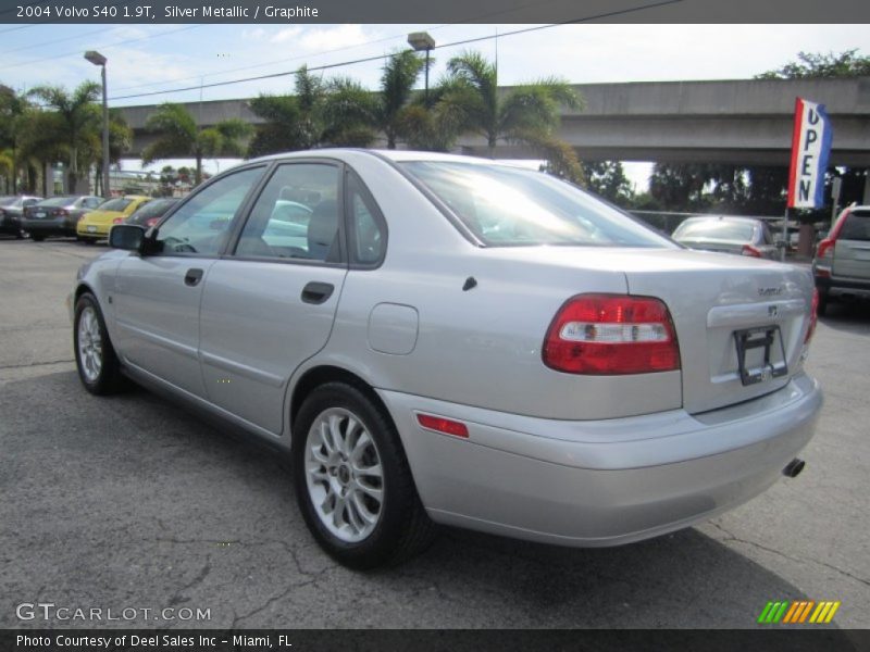 Silver Metallic / Graphite 2004 Volvo S40 1.9T