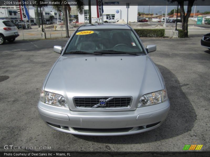 Silver Metallic / Graphite 2004 Volvo S40 1.9T