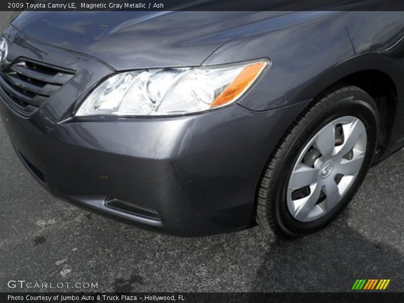 Magnetic Gray Metallic / Ash 2009 Toyota Camry LE