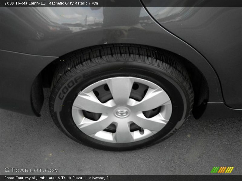 Magnetic Gray Metallic / Ash 2009 Toyota Camry LE