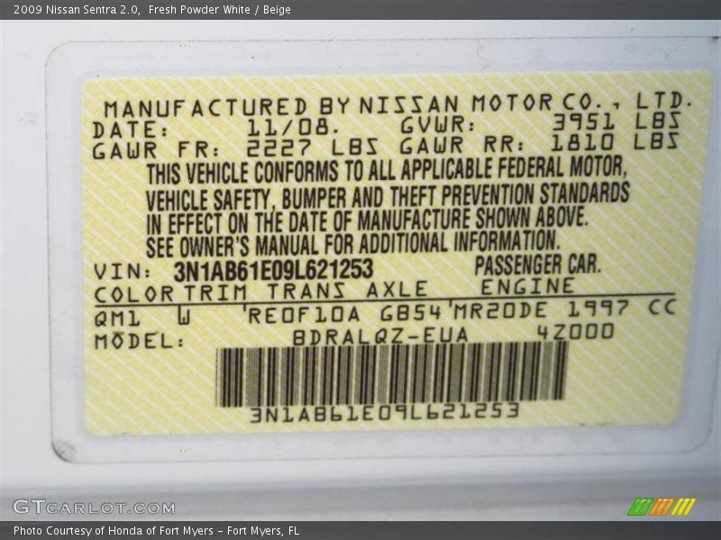 Fresh Powder White / Beige 2009 Nissan Sentra 2.0