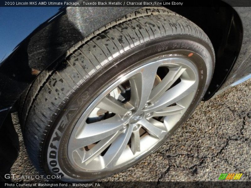 Tuxedo Black Metallic / Charcoal Black/Fine Line Ebony 2010 Lincoln MKS AWD Ultimate Package