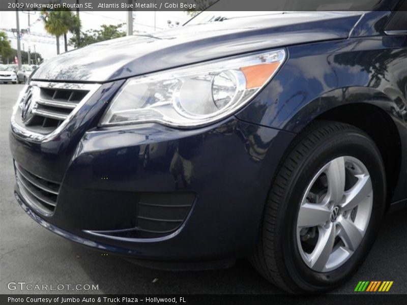 Atlantis Blue Metallic / Gobi Beige 2009 Volkswagen Routan SE